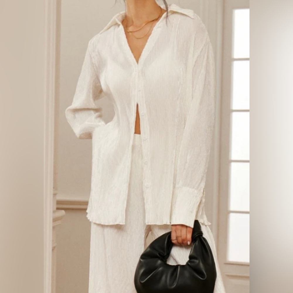 Elegant White Button-Up Blouse plisse top sz small COMMENSE